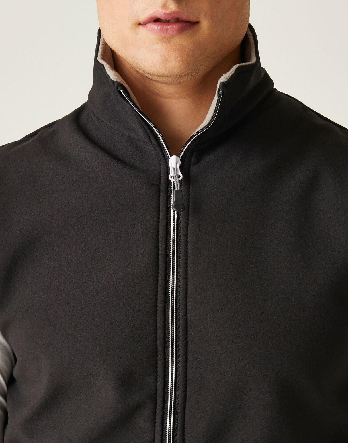 Black/Mineral Grey